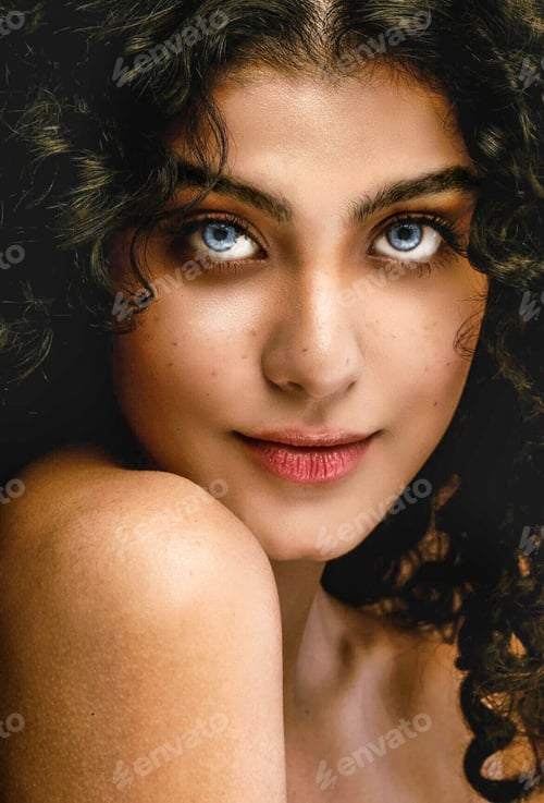 Preview: Beautiful Portrait of Young & Elegant Woman Posing