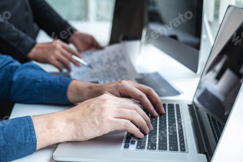 Preview: Professional Developer programmer cooperation meeting and brainstorming and programming in website