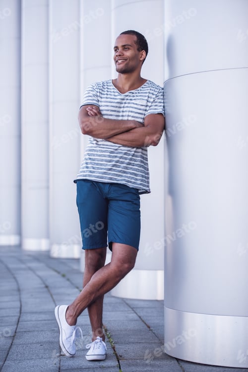 Preview: Man in city