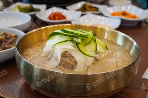 Preview: Korean dish "cold noodles" in a Korean restaurant