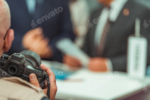 Preview: Media Cameras Rolling at Trade Show Event