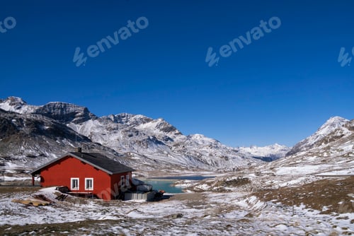 Vista previa: Red painted house Bernina Pass