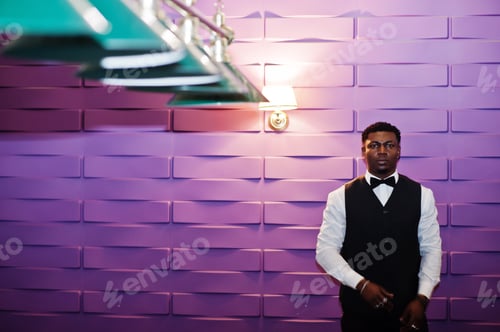 Preview: Handsome african man