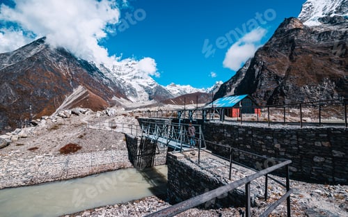 Preview: shining snow covered Mountain