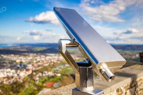 Preview: A telescope is located on the observation deck of the Hohenwil