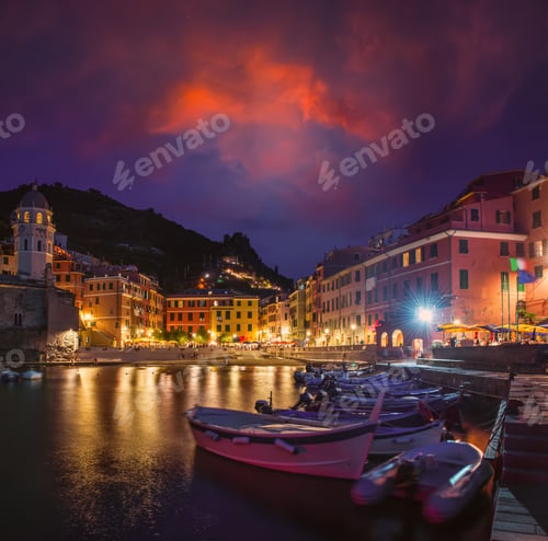 Preview: Illumination of the town of Vernazza