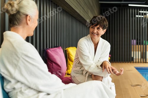 Preview: Relaxing moments of a mature women at a wellness center