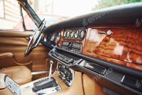 Preview: Close up view of front part of luxury old retro automobile