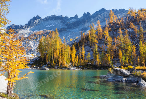 Preview: Alpine lake