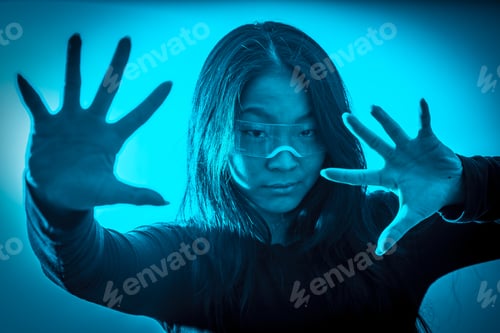 Preview: Futuristic chinese woman wearing a smart goggles