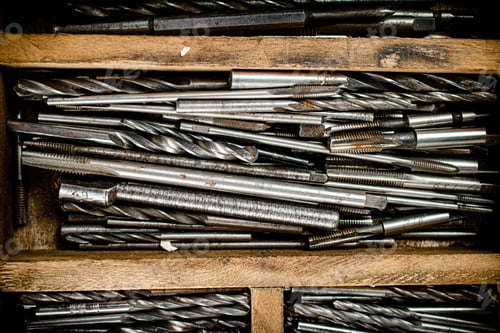 Preview: Various drill bits for drills.
