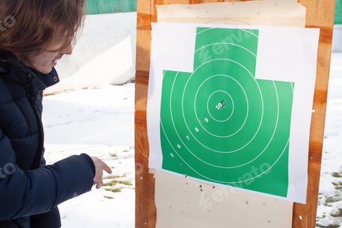 Preview: Getting into the top ten hit the target. Tyre, paper target, gun shots
