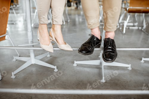 Preview: Business couple at the bar