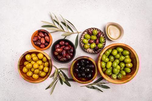 Preview: Green and black olives