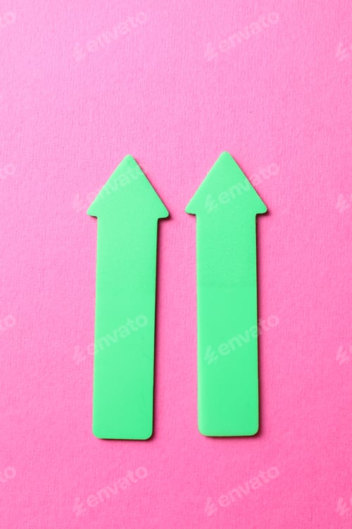 Preview: Green arrows on pink background, top view