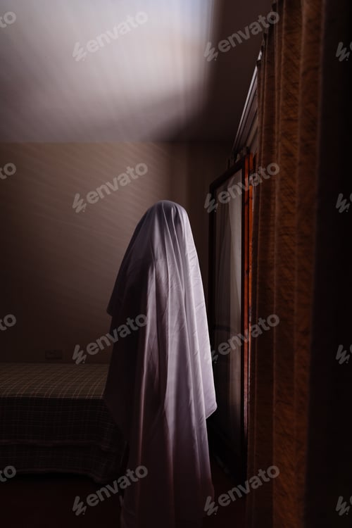 Preview: Person disguised as a ghost