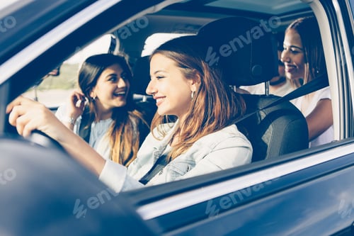 Preview: Friends on vacations by car