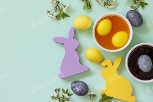 Preview: Natural dye for easter eggs - carcade and turmeric. Homemade colored easter eggs