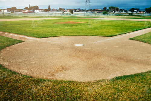 Vorschau: Baseball, Sport und Training mit leerem Außenfeld oder Grasfeld am Tag bereit für ein Spiel