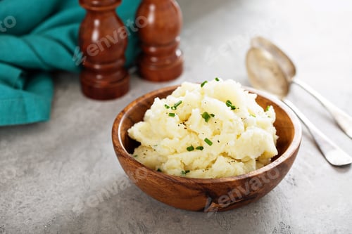 Preview: Fluffy mashed potatoes with chives
