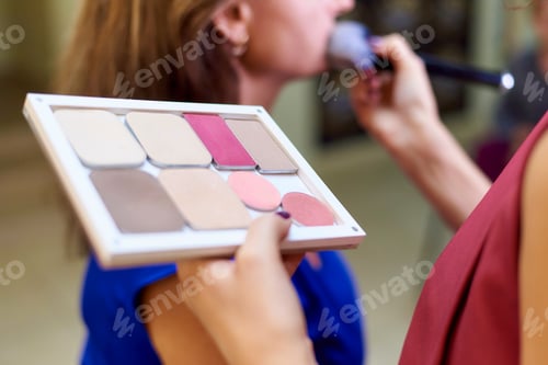 Preview: Professional make-up