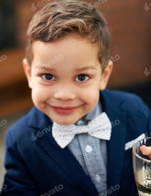 Preview: Hes a well-dressed little man