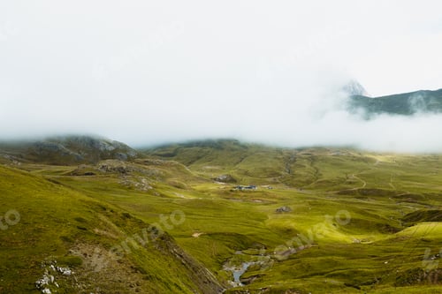 Preview: Fog over beautiful hilly terrain