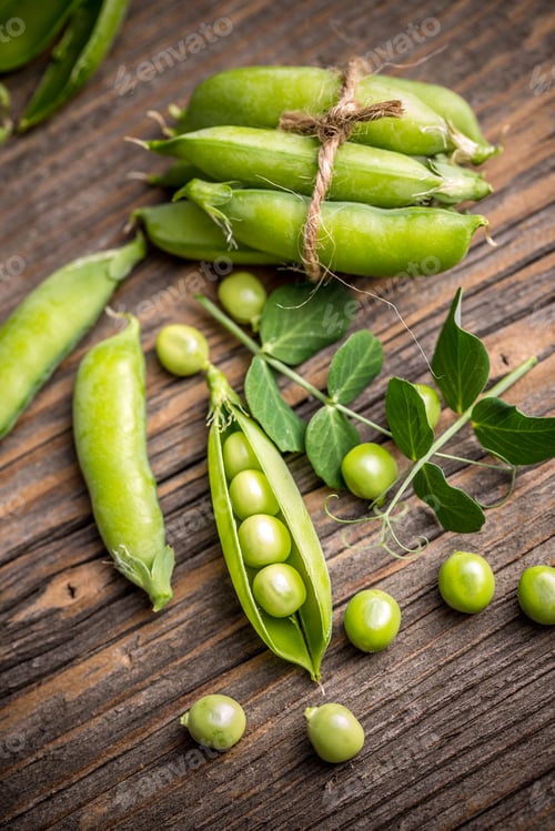 Preview: Fresh green peas