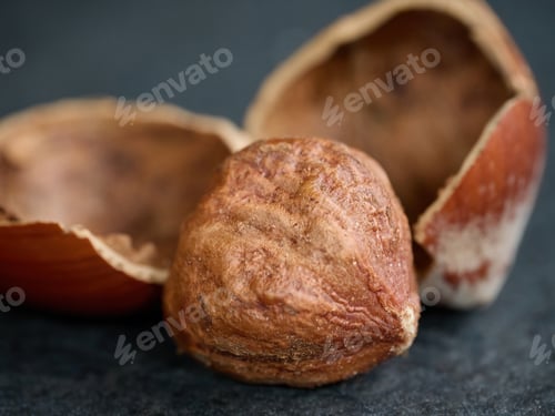 Preview: Hazelnut, closeup
