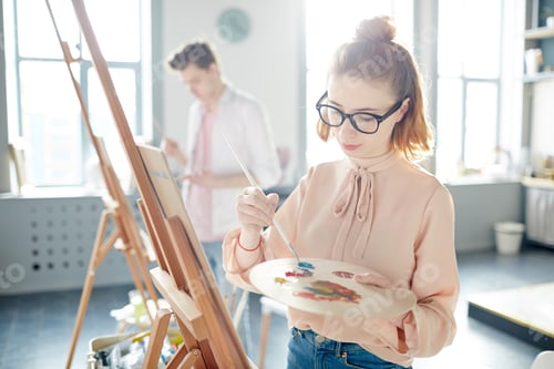 Preview: Student with palette