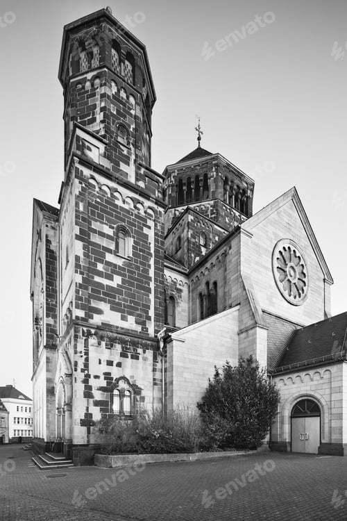 Preview: Herz-Jesu Church in Aachen, Germany in black and white