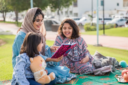 Preview: Happy family in Dubai