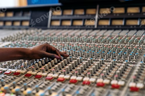 Preview: Working in Music Studio