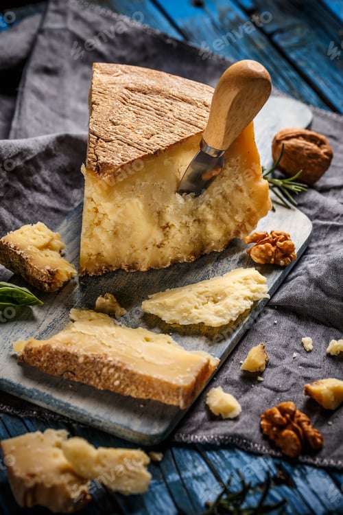 Preview: Delicious parmesan cheese