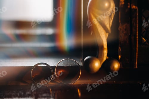 Preview: Close-up of two gold wedding rings for a wedding