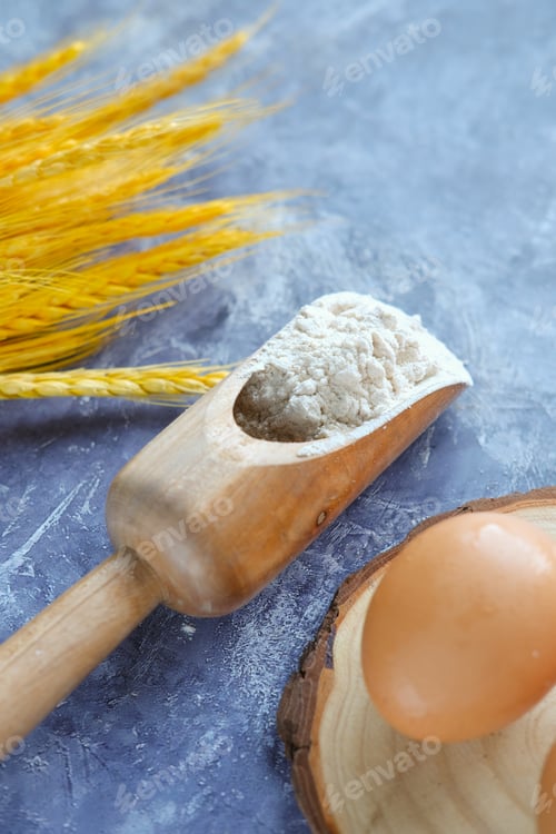 Preview: wheat flour in a bowl on table