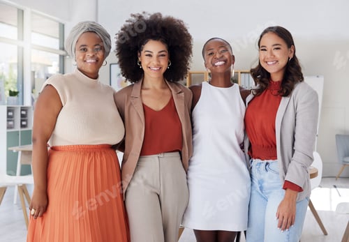 Preview: Portrait of a diverse group of smiling ethnic business women standing together in the office. Ambit