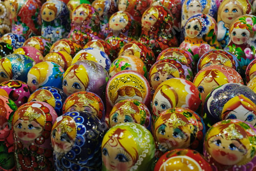 Preview: Many beautiful and colorful matryoshka dolls
