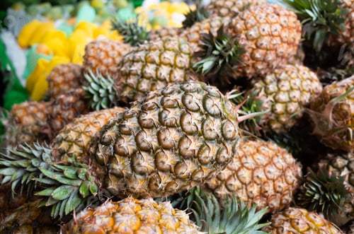 Preview: Group Of Pineapple Fruit At Traditional Marketplace In Taiwan