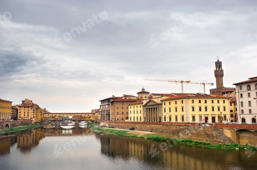 Preview: Ponte Vecchio over Arno river in Florence, Italy