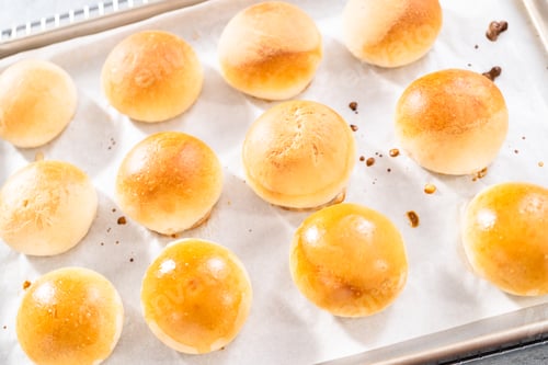 Preview: Dinner rolls