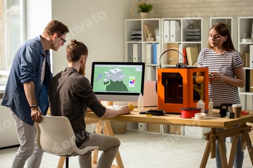 Preview: Designers Creating Digital 3D Model for Printing
