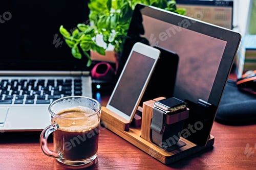 Preview: Communication set with smart watch, tablet PC, computer