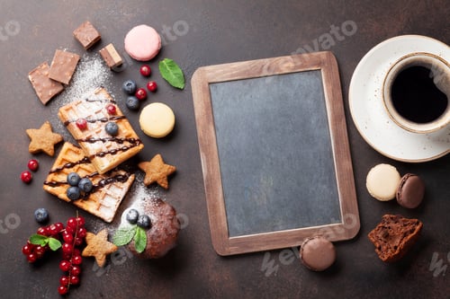 Preview: Coffee, sweets and waffles with berries