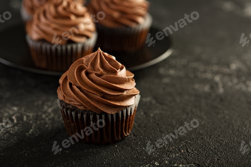 Preview: Dark chocolate cupcakes with ganache frosting