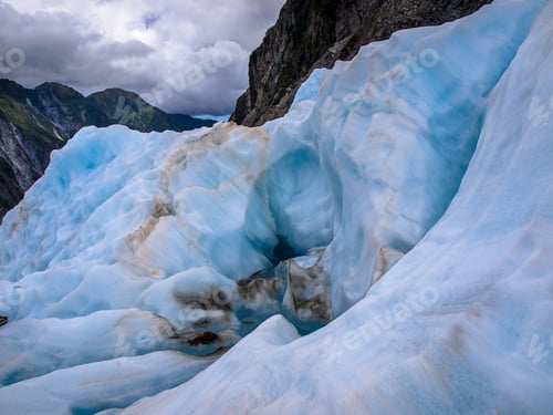 Preview: Landscape of blue ice and mountains