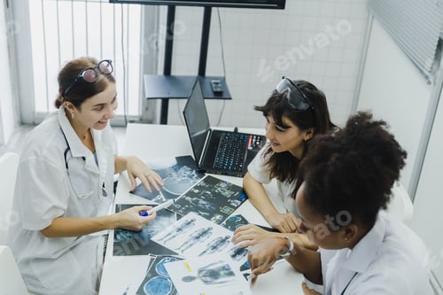 Preview: medical students studying brain disease diagnosis through learning from X-ray film.