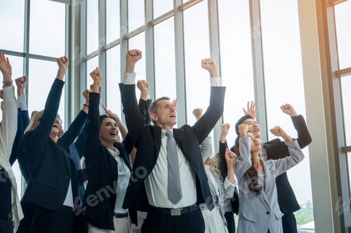 Preview: Diverse people in a seminar