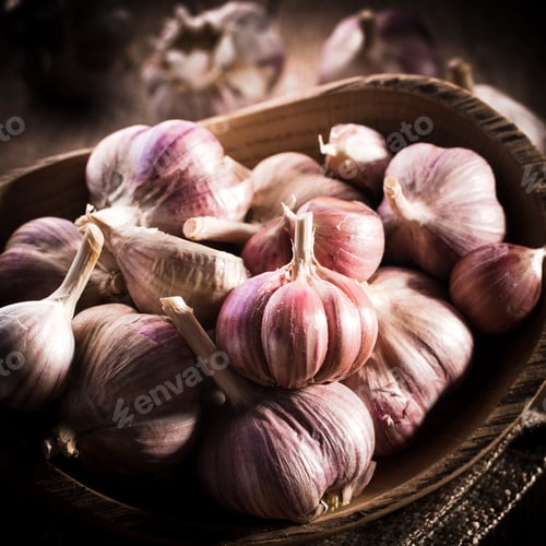 Preview: garlic bulb on rustic wooden background