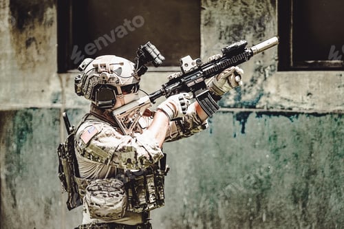 Preview: Special forces soldier with rifle